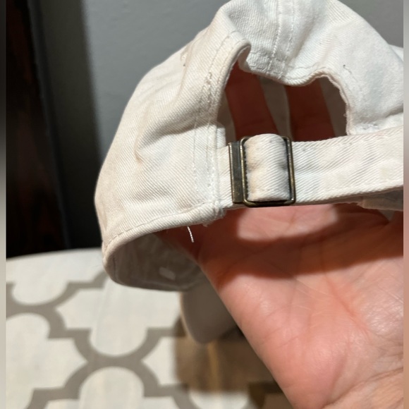 Brandy Melville butterfly white hat classic - needs some tlc - Picture 3 of 3